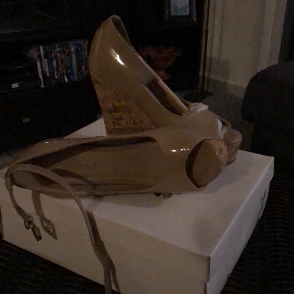 Size 6.5 Tan Wedge